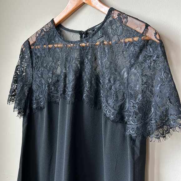FOREVER 21 Black lace top size M - looks expensive - Picture 2 of 5